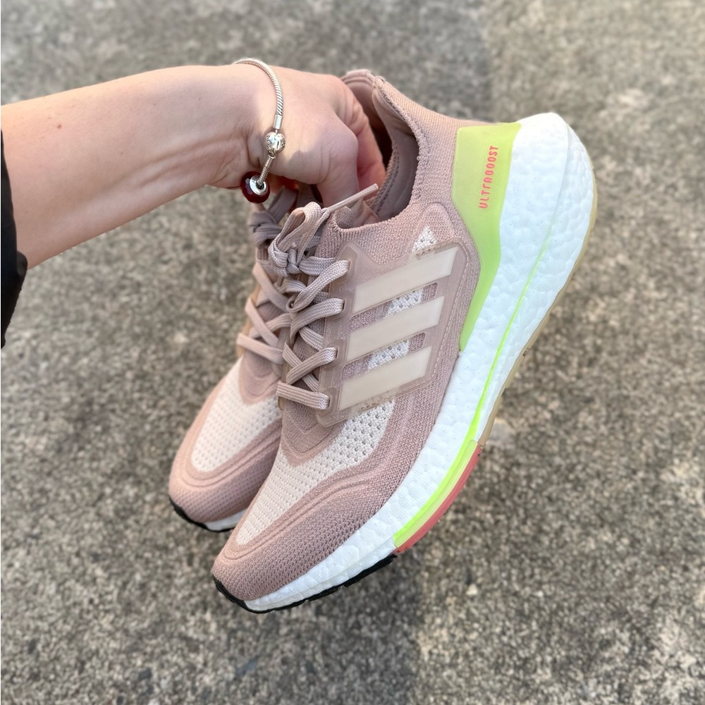 Adidas Ultraboost 21 “Ash Pearl / Halo Ivory” Women’s Sneakers Size 6.5 Like New